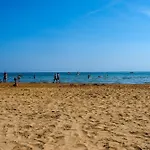 Daire One Bedroom Flat With Balcony Next To The Sea *