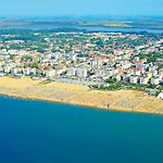 One Bedroom Flat With Balcony Next To The Sea Daire