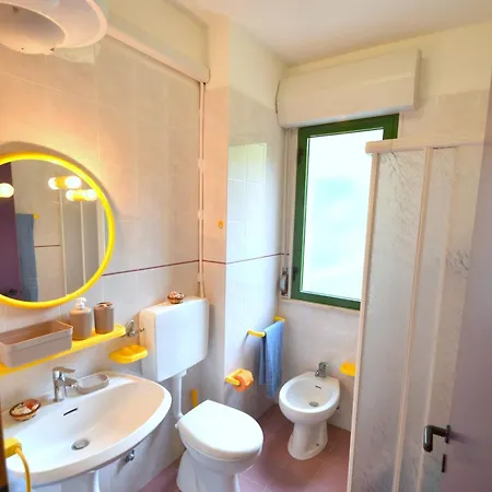 One Bedroom Flat With Balcony Next To The Sea *