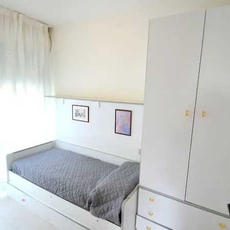 Appartement One Bedroom Flat With Balcony Next To The Sea *