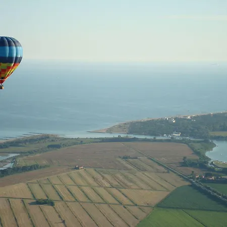 One Bedroom Flat With Balcony Next To The Sea Διαμέρισμα Μπιμπιόνε