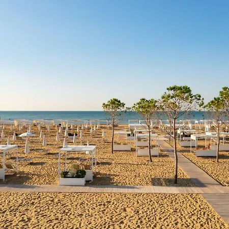 One Bedroom Flat With Balcony Next To The Sea * Бібіоне