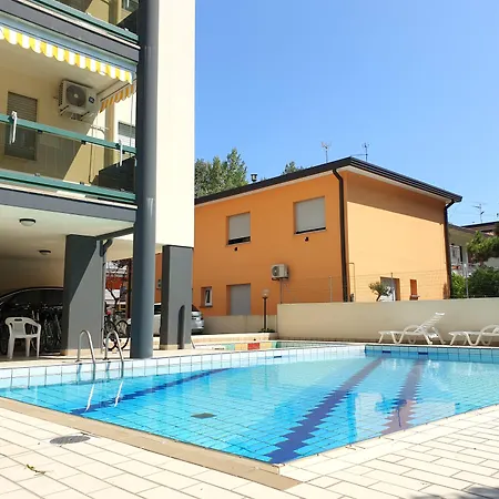 One Bedroom Flat With Balcony Next To The Sea Appartement *