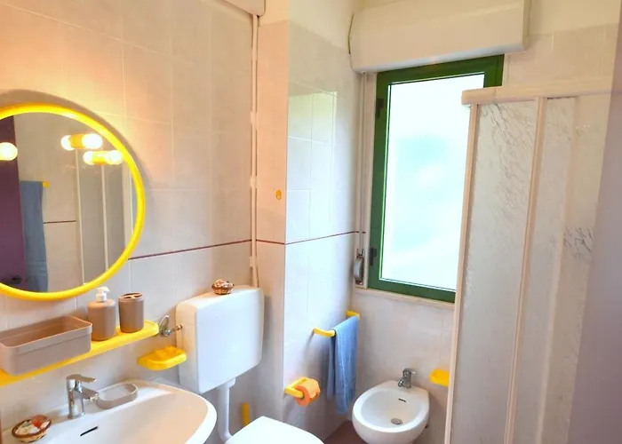 One Bedroom Flat With Balcony Next To The Sea *